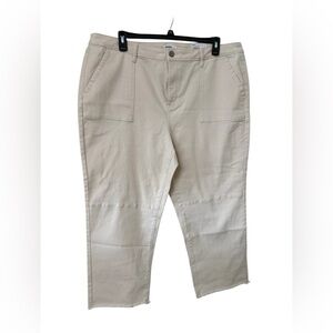 Ladies’ straight leg crop pants in a cream color,women’s size 20W, new w/ tags.